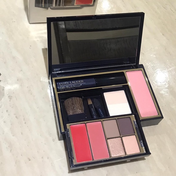 Estée Lauder travel set - Picture 3 of 3